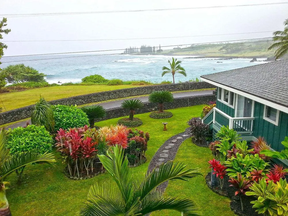Hana Oceanfront Cottages Hotel